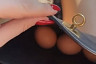Саратовская актриса носит в сумочке яйца